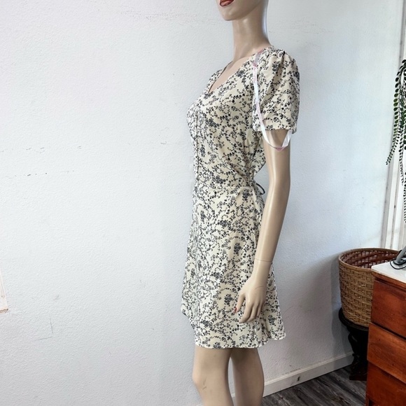 MISSGUIDED floral short sleeve dress - Picture 4 of 13